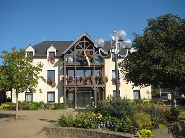 Abri Piscine Motorisé Entreprise abri de piscine Acigné