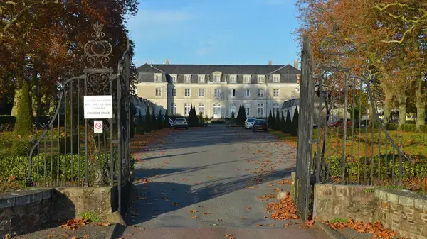 Abri Piscine Motorisé Entreprise abri de piscine La Montagne