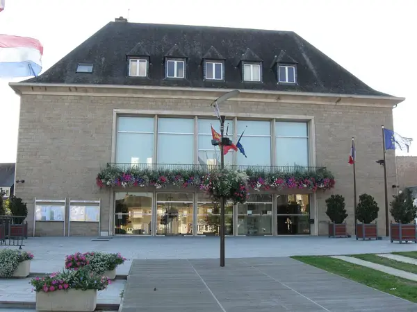 Abri Piscine Motorisé Entreprise abri de piscine Saint-Hilaire-du-Harcouët